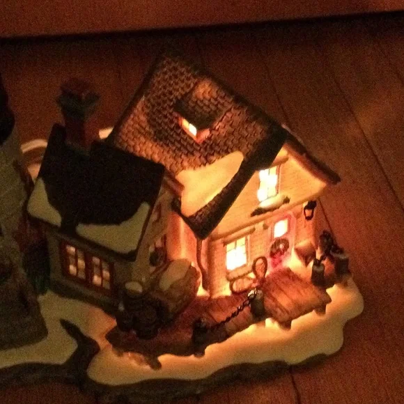 Vintage Santa’s Workbench Fort Augusta Lighthouse - Picture 9 of 13